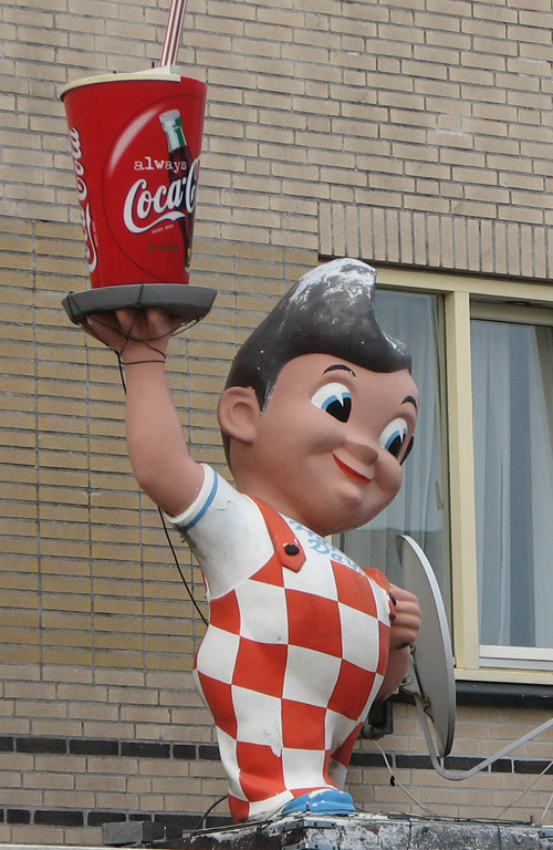 Big Boy statue holding a Coca-Cola in the Netherlands