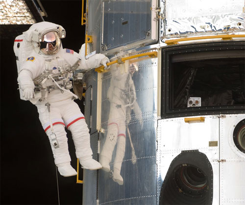 Astronaut John Grunsfeld at Hubble Space Telescope