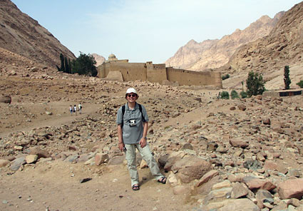 Arthur in front of the monastery